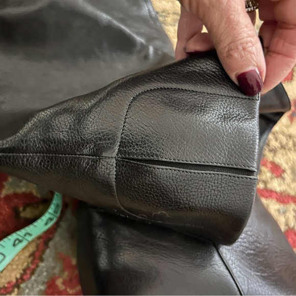 Chanel black leather slouch boots with Cc logo, Pull on with elastic sz 39 - Picture 9 of 10